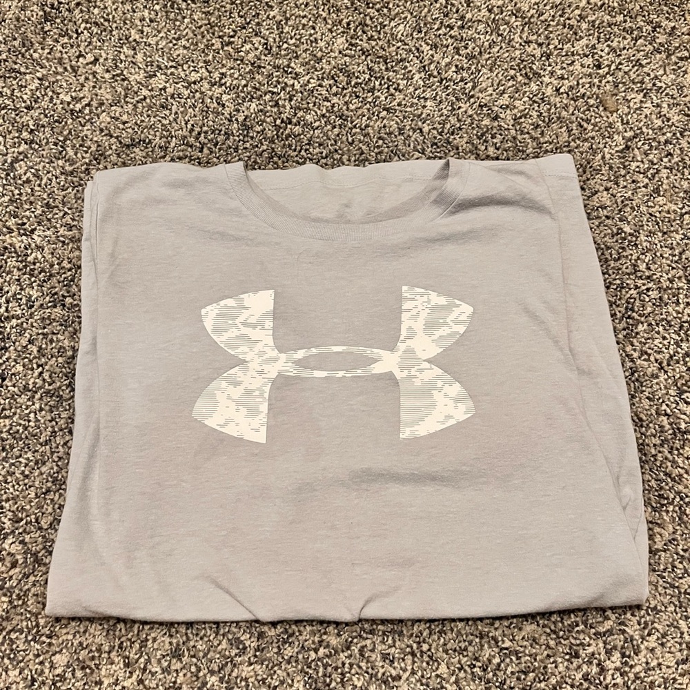 Under Armour Grey and White Classic Tee Shirt.